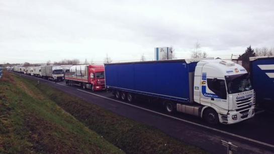 Routiers en grève : encore des blocages à Toulouse, Rennes et Nantes